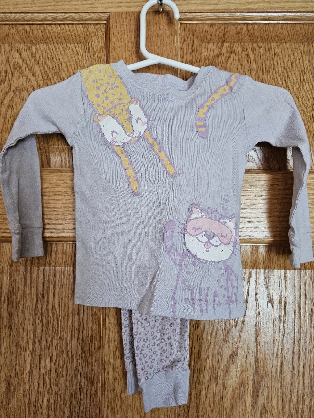 Carters Lilac Kids Pajama Set with Yellow Leopard & Cat Graphics 24m